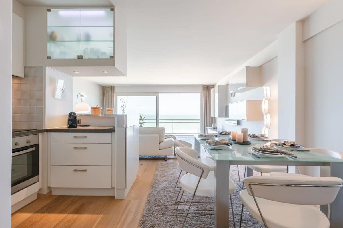 Huswell - Apartment With Stunning Sea View In Middelkerke Exteriör bild