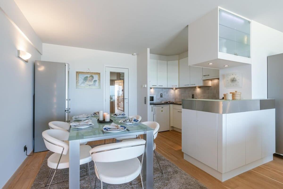 Huswell - Apartment With Stunning Sea View In Middelkerke Exteriör bild